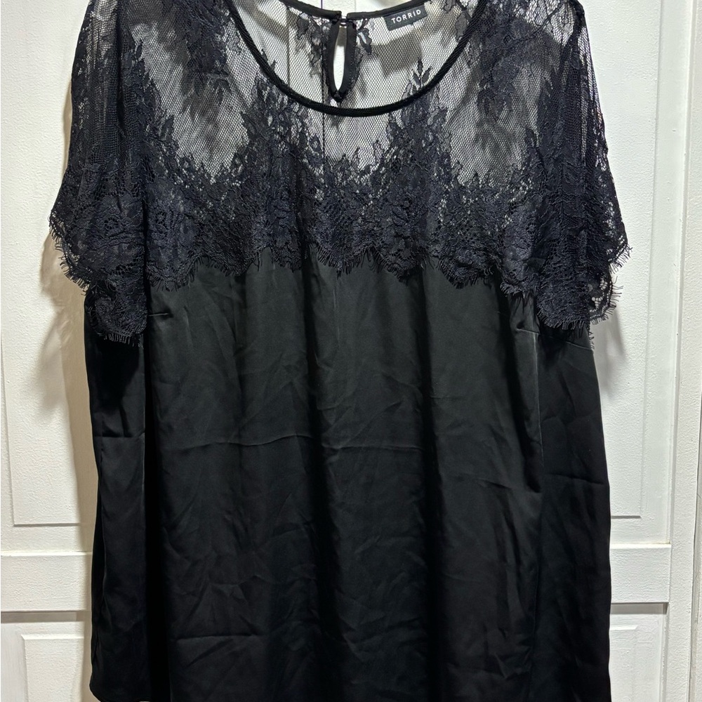 Torrid Black Lace Top‎